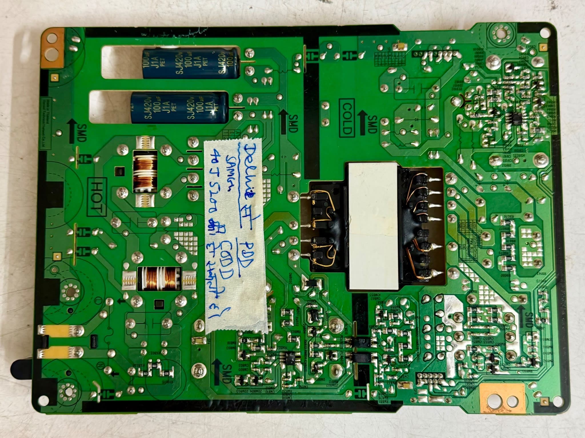 SAMSUNG 40J5200 — back