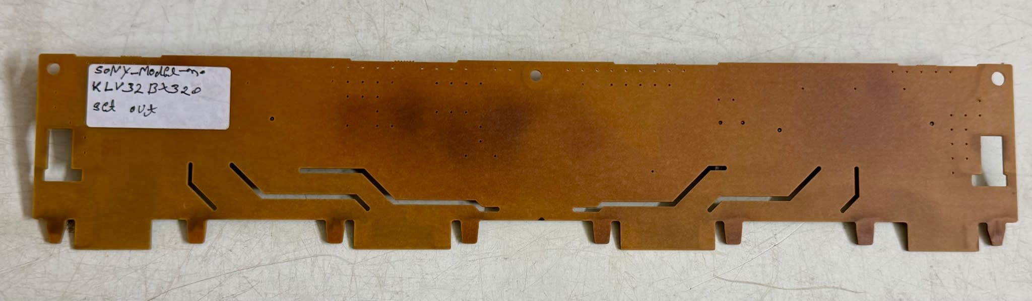 SAMSUNG KLV-32BX320 — back