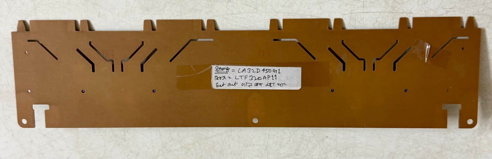SAMSUNG LA32D450G1 — back